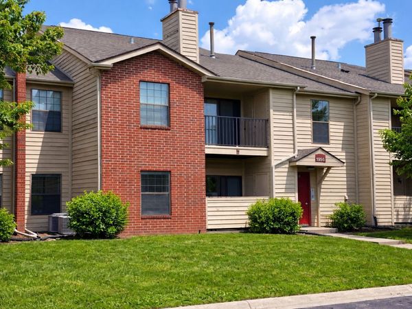 1955 N Hicks Road , Unit 105, Palatine, IL 60074