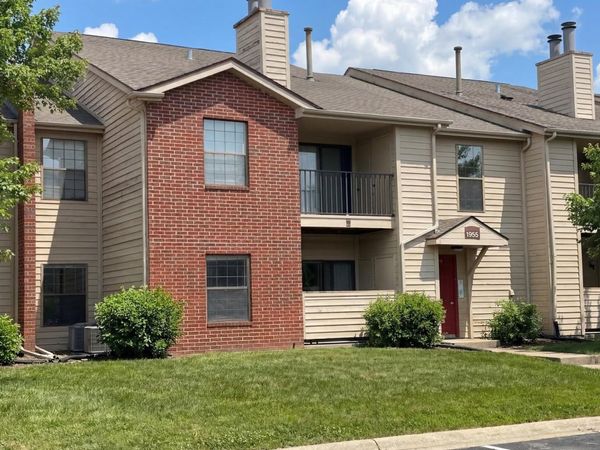 1955 N Hicks Road , Unit 105, Palatine, IL 60074
