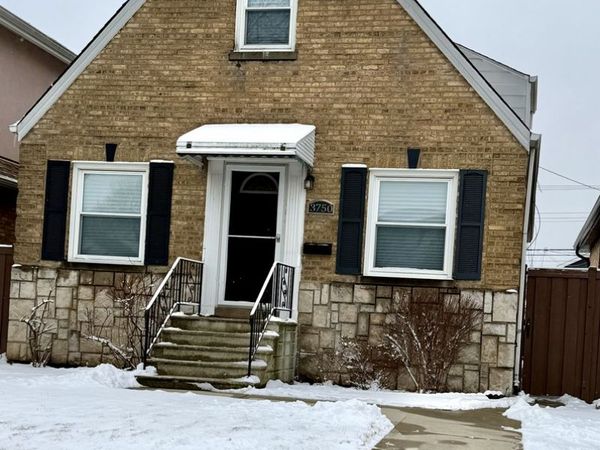 3750 N Pioneer Avenue, Chicago, IL 60634