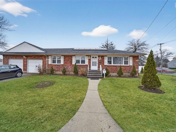 650 Northern Parkway , Uniondale, NY 11553