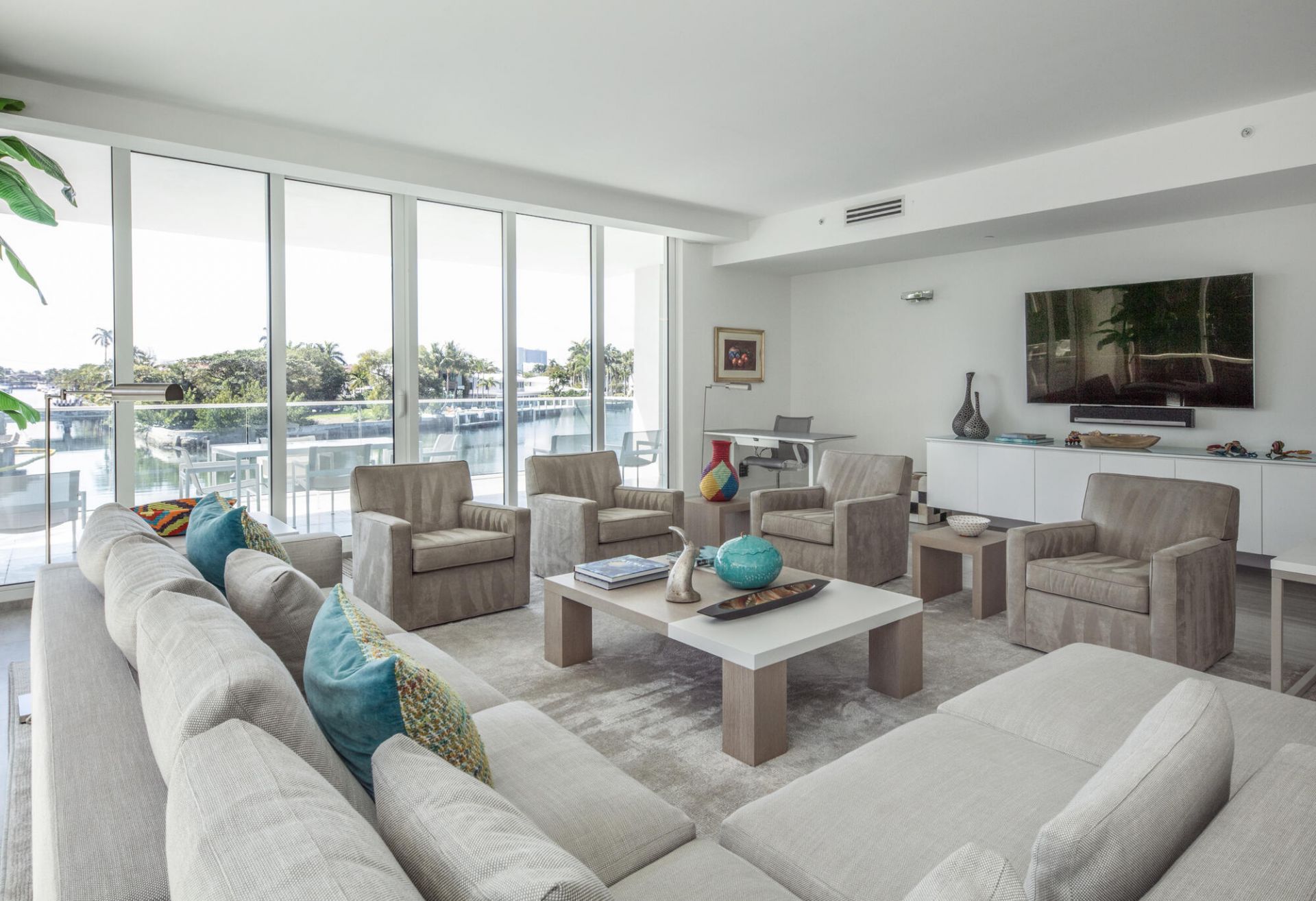 353 Sunset Drive, Unit 202, Fort Lauderdale, FL 33301 Photo