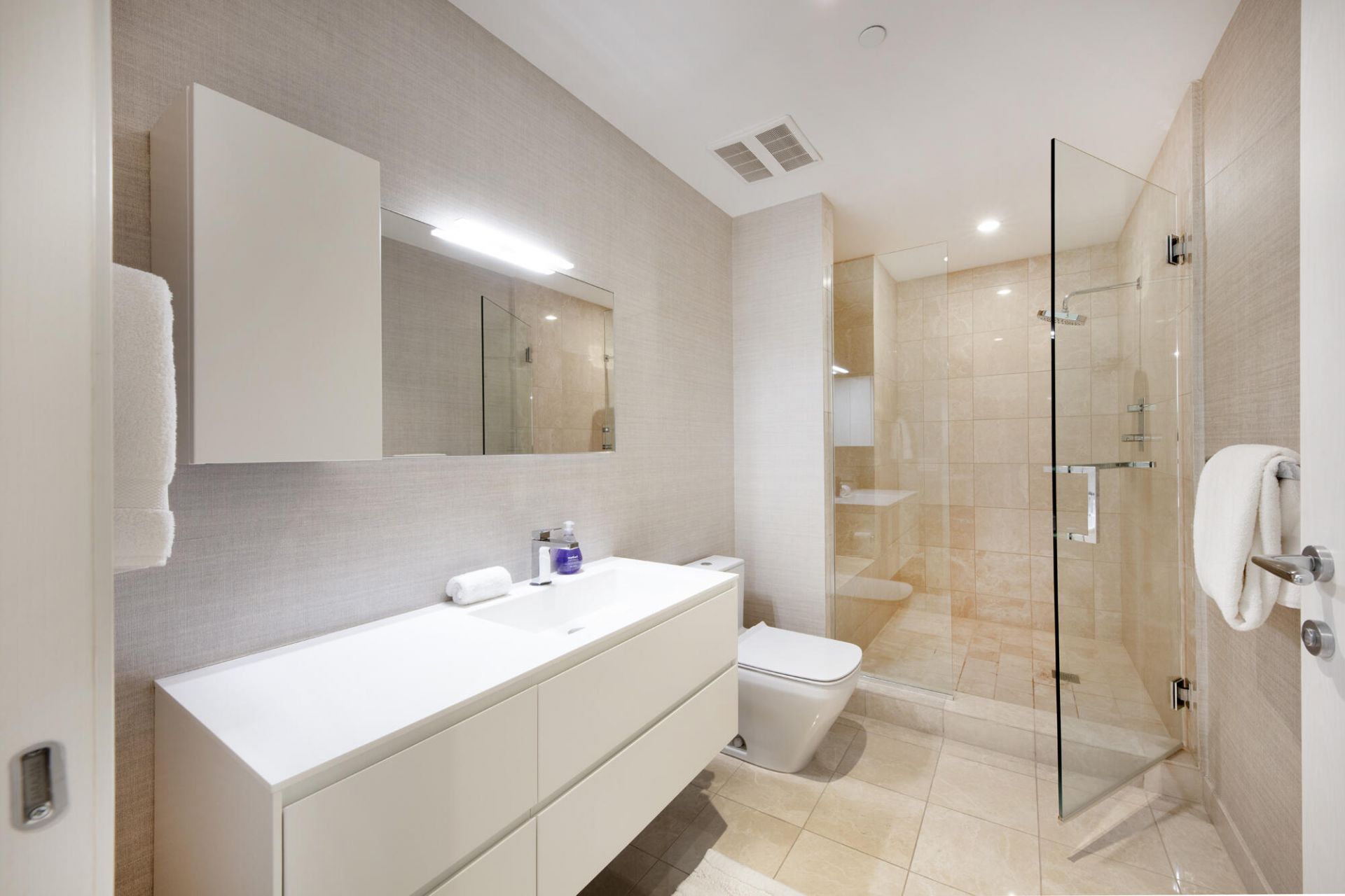 353 Sunset Drive, Unit 202, Fort Lauderdale, FL 33301 Photo