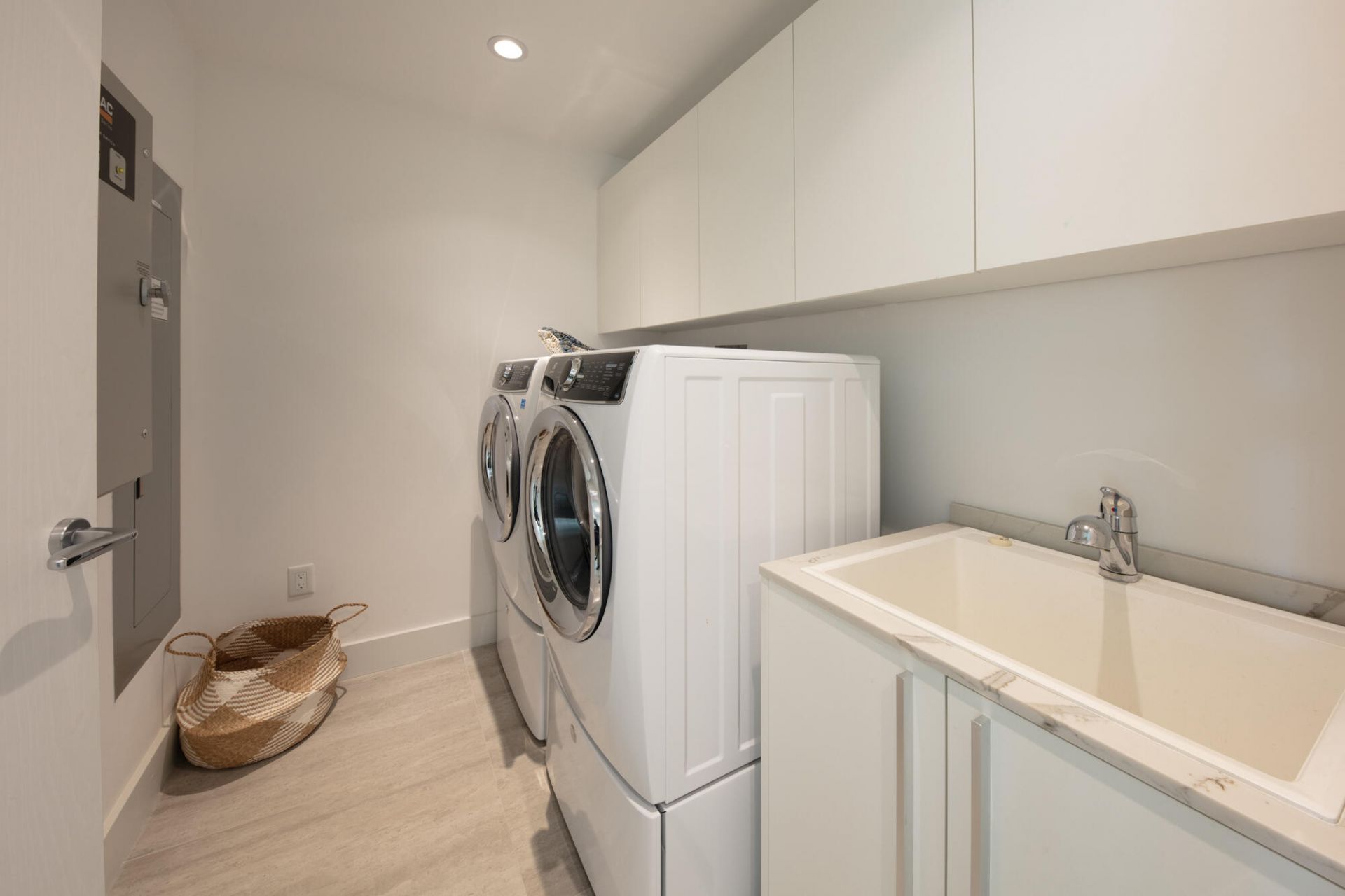 353 Sunset Drive, Unit 202, Fort Lauderdale, FL 33301 Photo