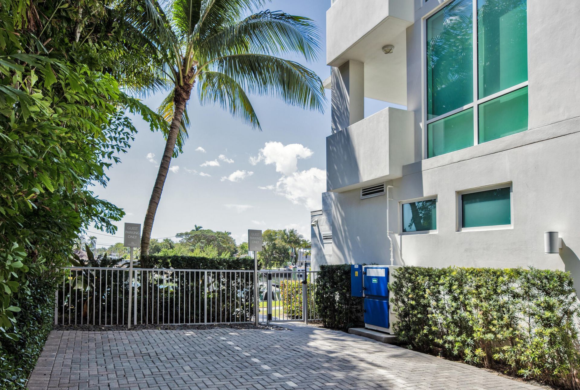 353 Sunset Drive, Unit 202, Fort Lauderdale, FL 33301 Photo