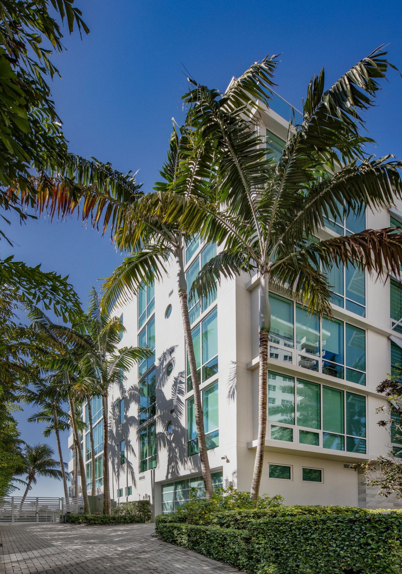 353 Sunset Drive, Unit 202, Fort Lauderdale, FL 33301 Photo
