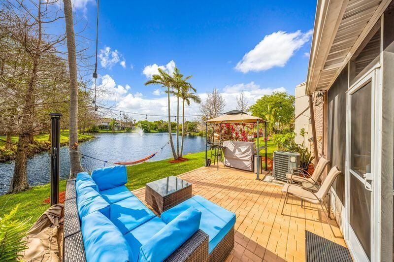 200 E Hemingway Circle, Margate, FL 33063 Photo