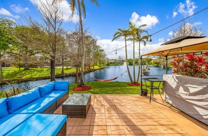 200 E Hemingway Circle, Margate, FL 33063 Photo