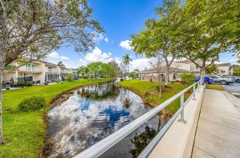 200 E Hemingway Circle, Margate, FL 33063 Photo