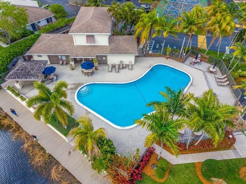 200 E Hemingway Circle, Margate, FL 33063 Photo