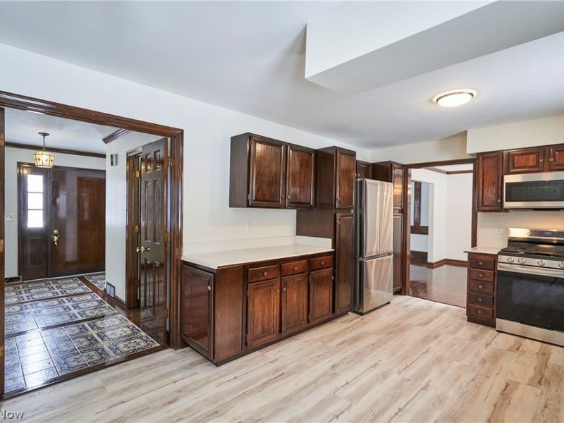 8712 Bradford Lane, Brecksville, OH 44141 Photo 12