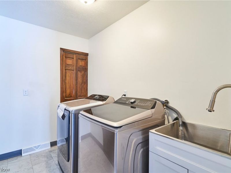 8712 Bradford Lane, Brecksville, OH 44141 Photo 14