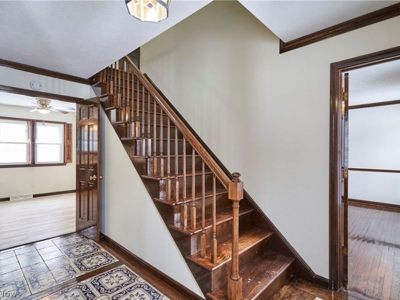 8712 Bradford Lane, Brecksville, OH 44141 Photo 3