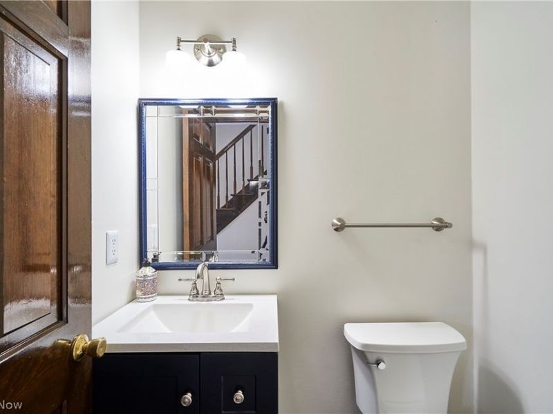 8712 Bradford Lane, Brecksville, OH 44141 Photo 5