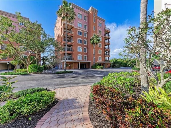 14813 Laguna DR, Unit 401, FORT MYERS, FL 33908