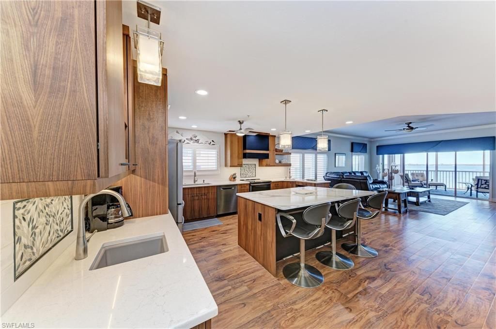 14813 Laguna Dr, Unit 401, Fort Myers, FL 33908 Photo