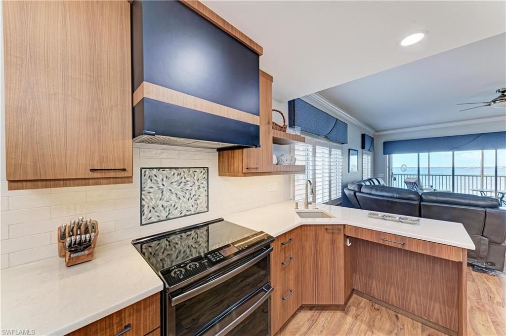 14813 Laguna Dr, Unit 401, Fort Myers, FL 33908 Photo