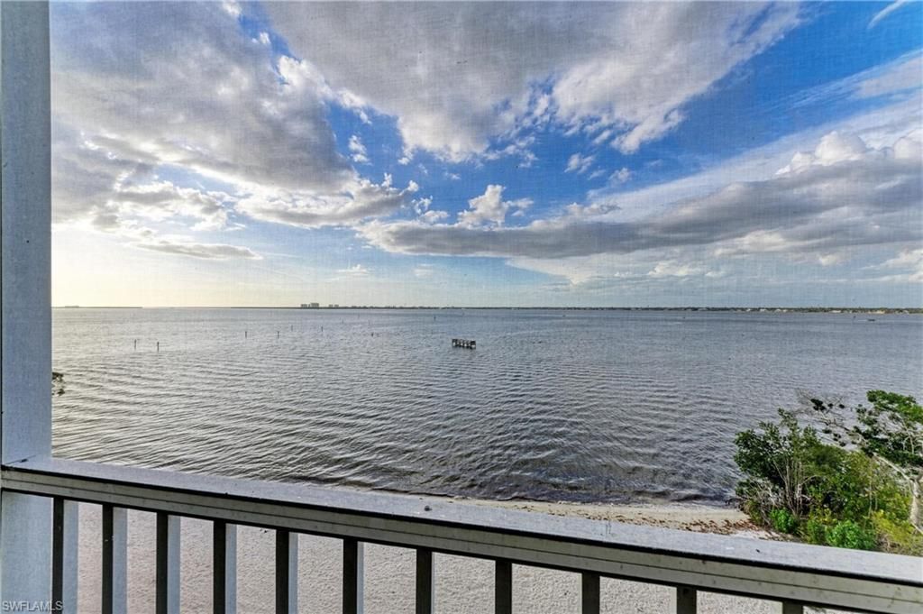 14813 Laguna Dr, Unit 401, Fort Myers, FL 33908 Photo