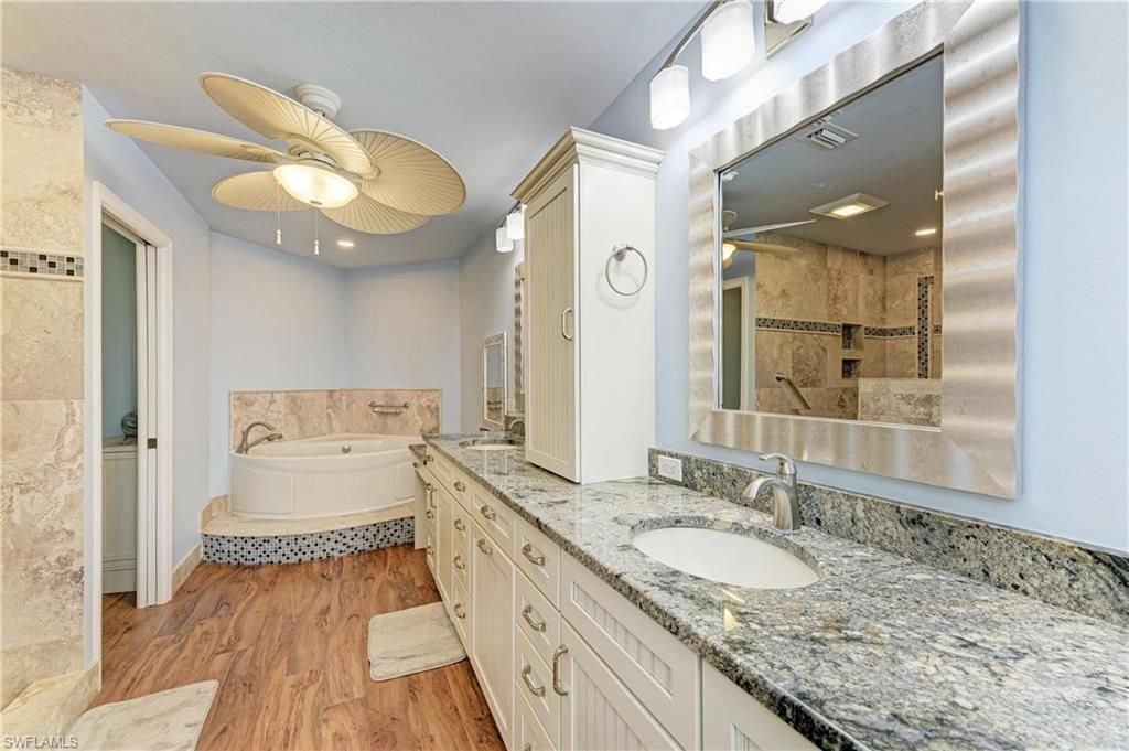 14813 Laguna Dr, Unit 401, Fort Myers, FL 33908 Photo