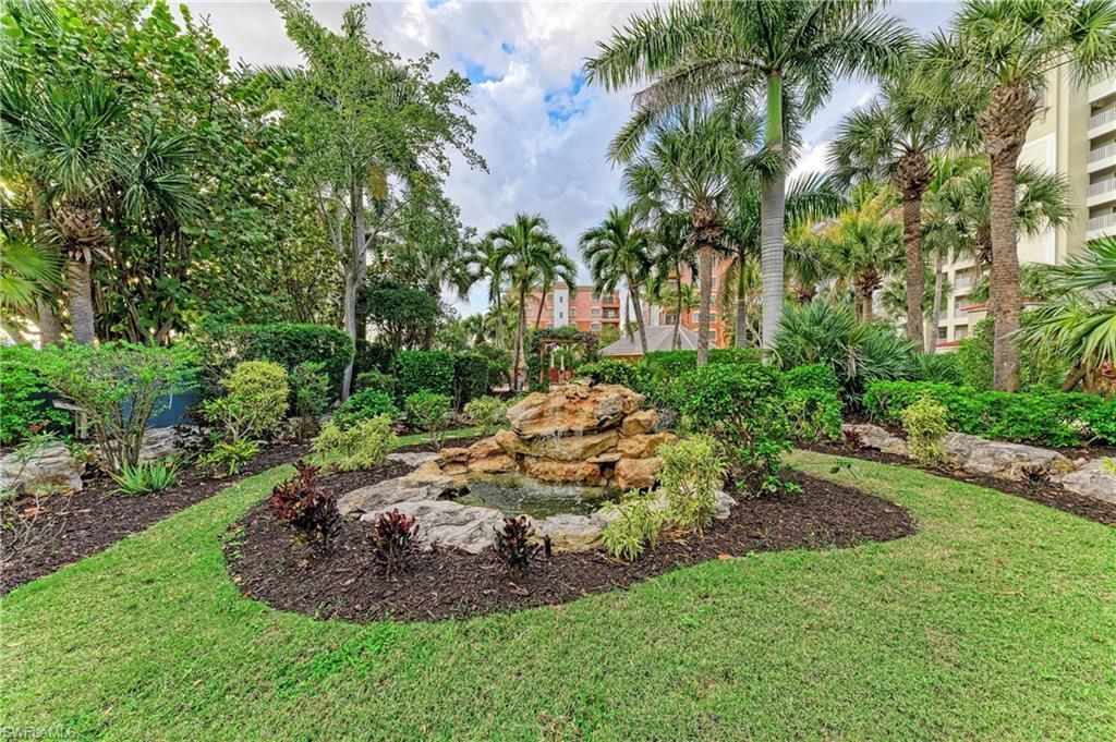 14813 Laguna Dr, Unit 401, Fort Myers, FL 33908 Photo