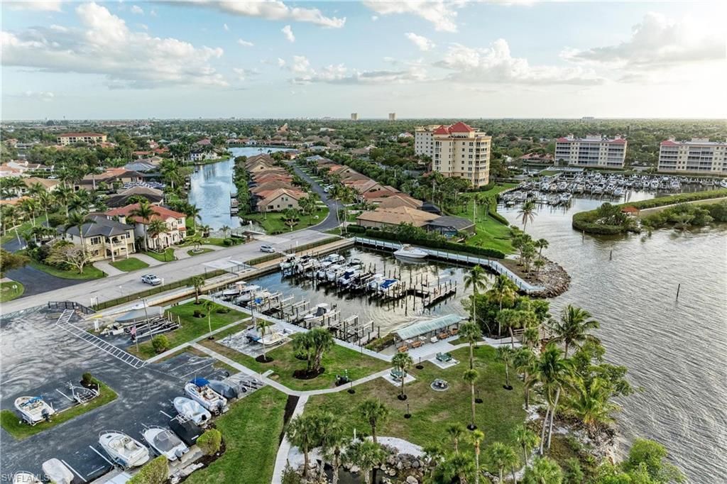 14813 Laguna Dr, Unit 401, Fort Myers, FL 33908 Photo