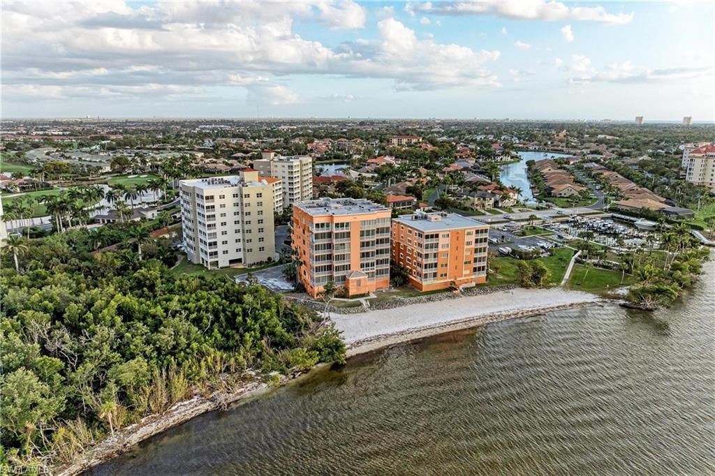 14813 Laguna Dr, Unit 401, Fort Myers, FL 33908 Photo