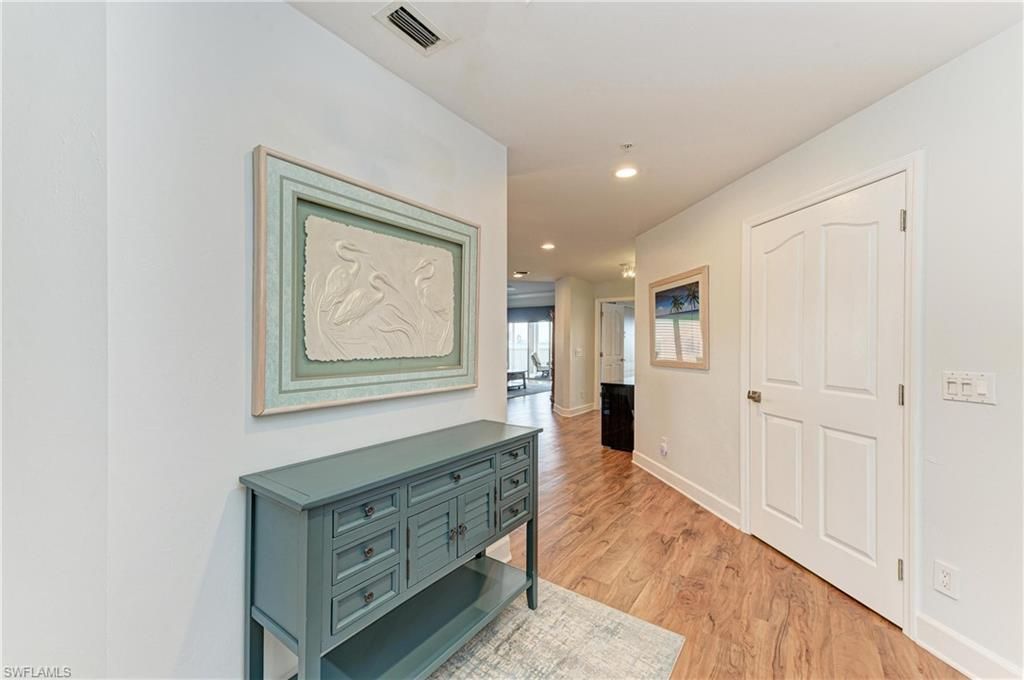 14813 Laguna Dr, Unit 401, Fort Myers, FL 33908 Photo