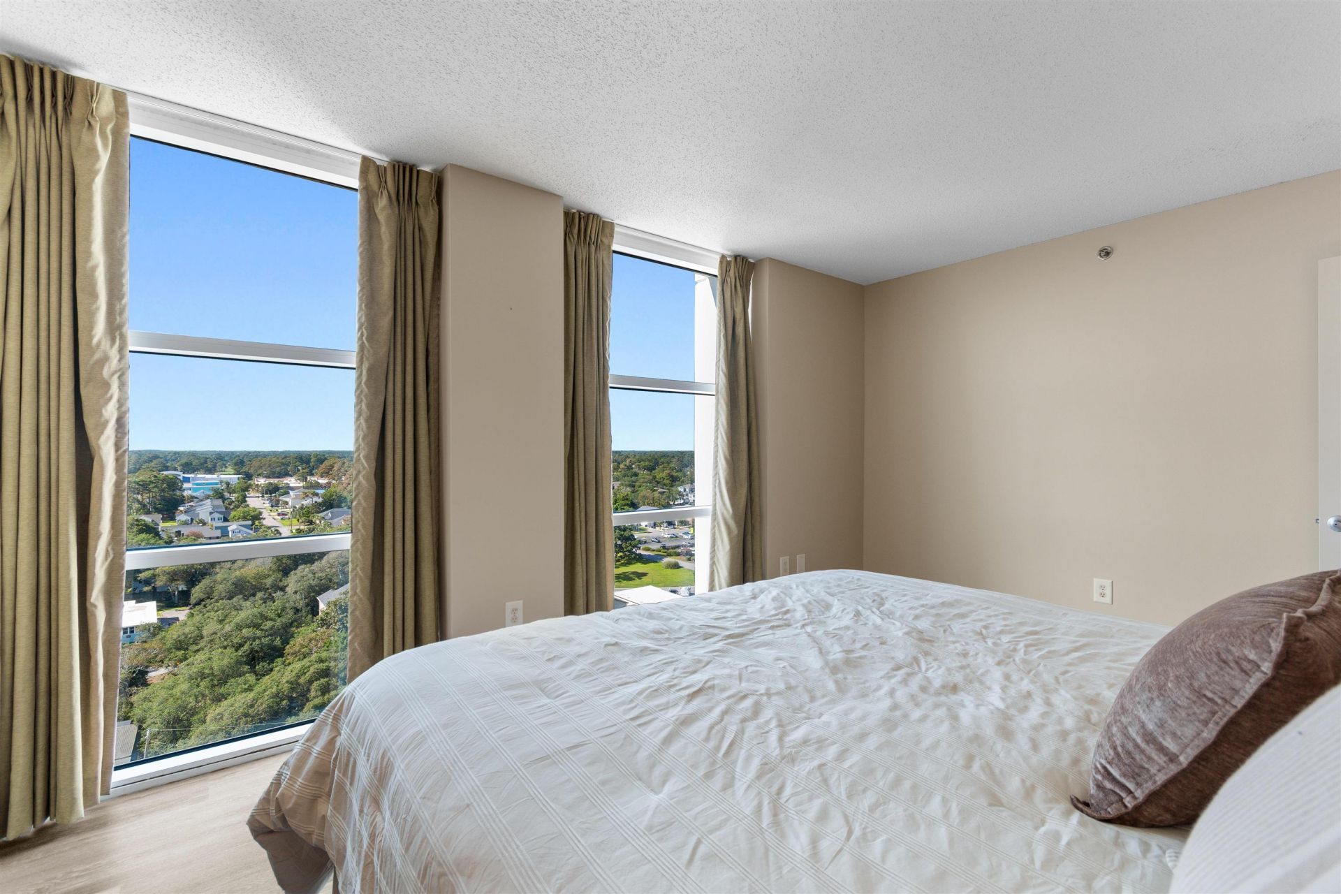 2301 S Ocean Blvd. Photo 34