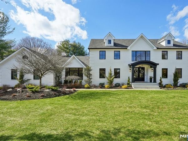 388 Freemans Lane, FRANKLIN LAKES, NJ 07417