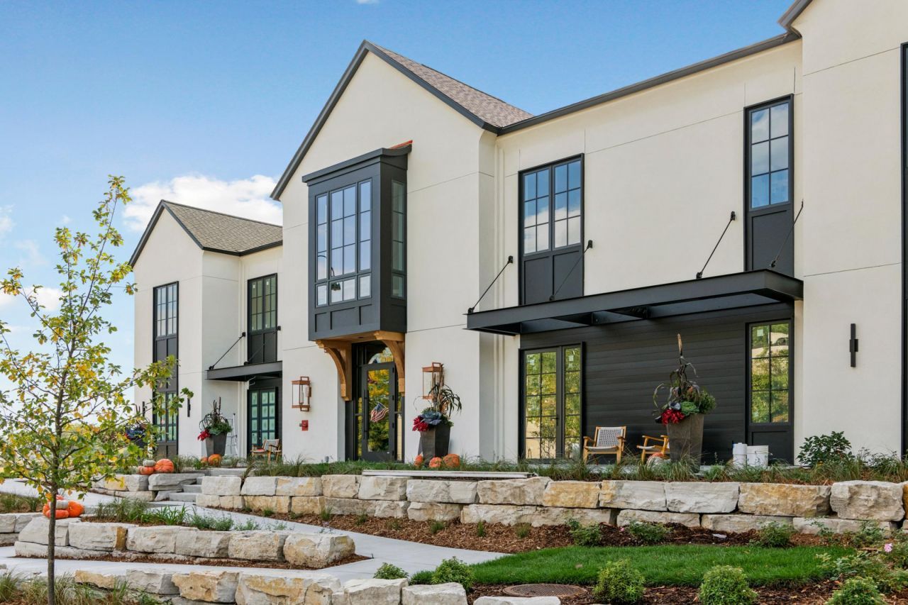 2408 Commerce Boulevard , Unit 201, Mound, MN 55364 Main Photo