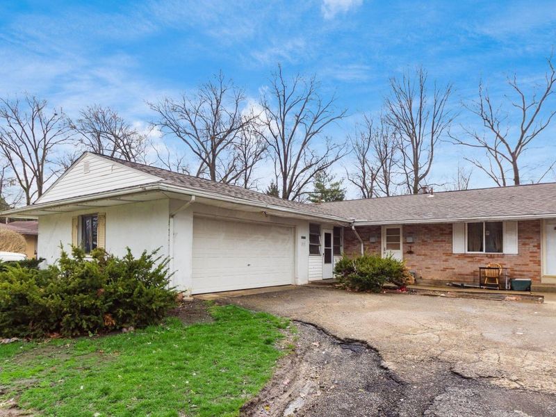1565 Smith Road, Columbus, OH 43207 Photo 2