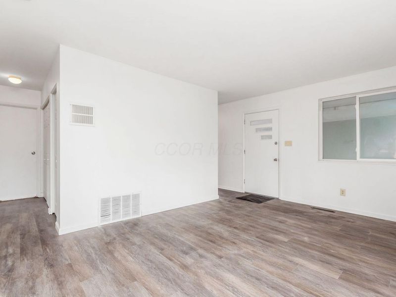 1565 Smith Road, Columbus, OH 43207 Photo 8