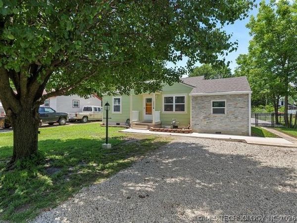 205 S Creek Street , Dewey, OK 74029