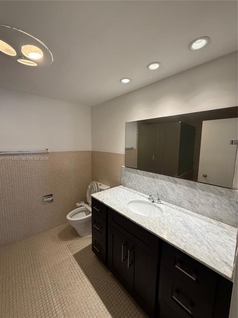 5255 Collins Ave , Unit 7B, Miami Beach, FL 33140 Photo