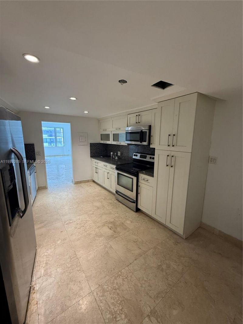 5255 Collins Ave , Unit 7B, Miami Beach, FL 33140 Photo