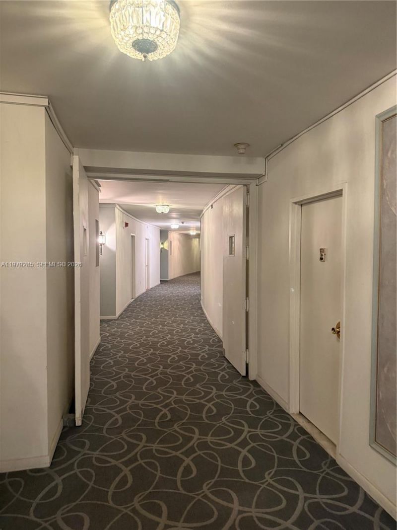 5255 Collins Ave , Unit 7B, Miami Beach, FL 33140 Photo