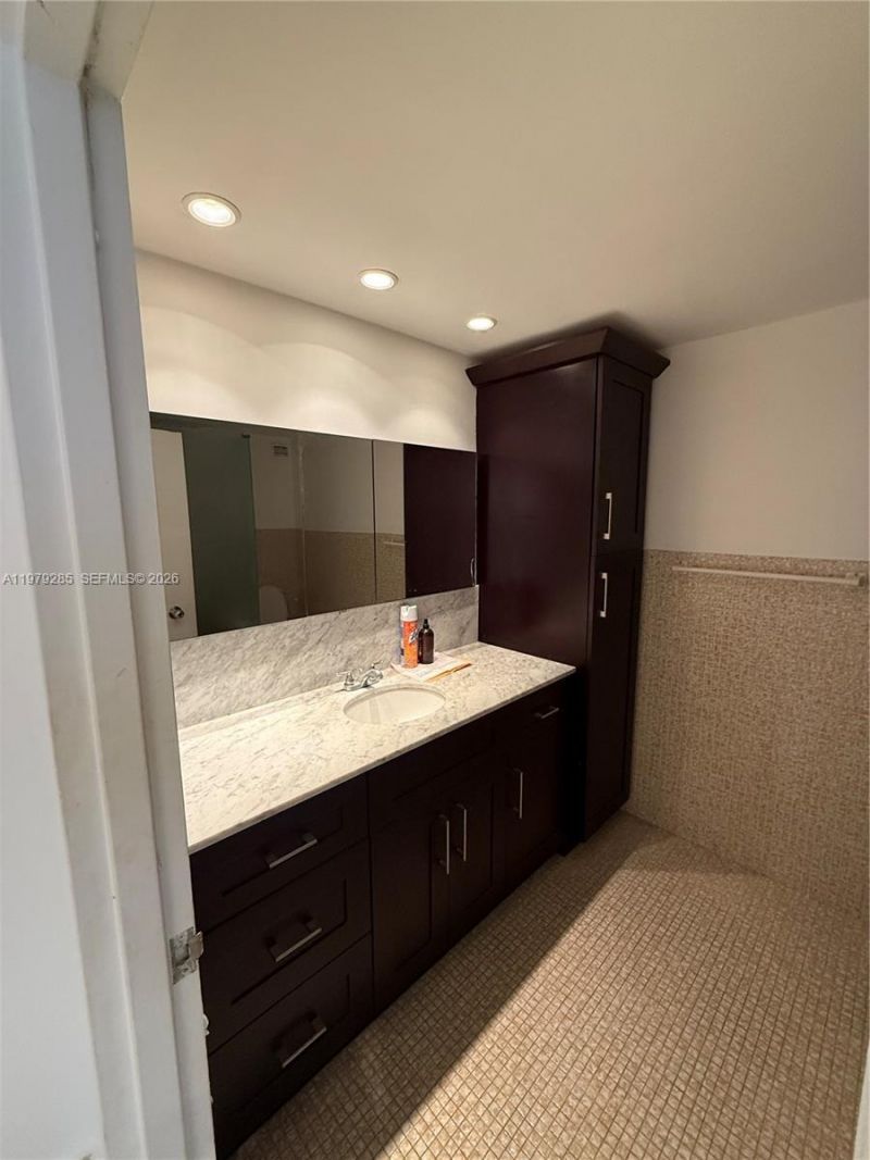 5255 Collins Ave , Unit 7B, Miami Beach, FL 33140 Photo