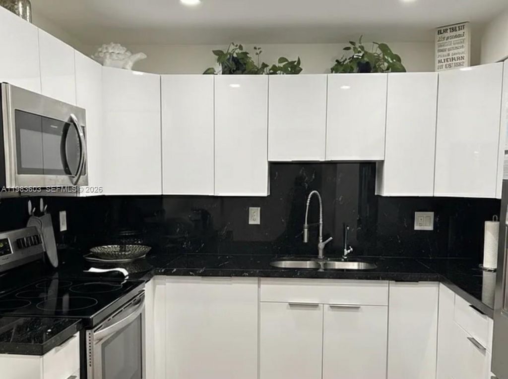 2450 NE 135th St , Unit 103, North Miami, FL 33181 Photo