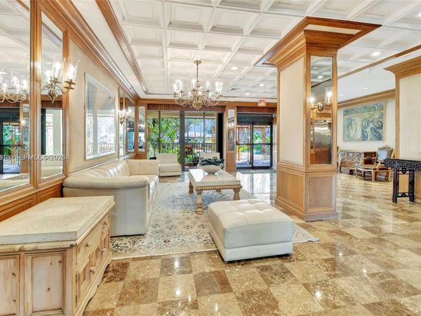 11111 Biscayne Blvd , Unit 8F, Miami, FL 33181