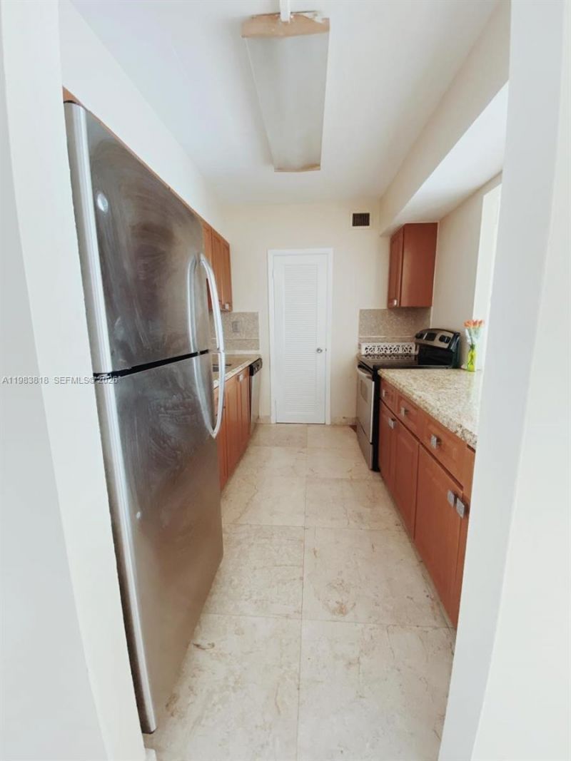 11111 Biscayne Blvd , Unit 8F, Miami, FL 33181 Photo