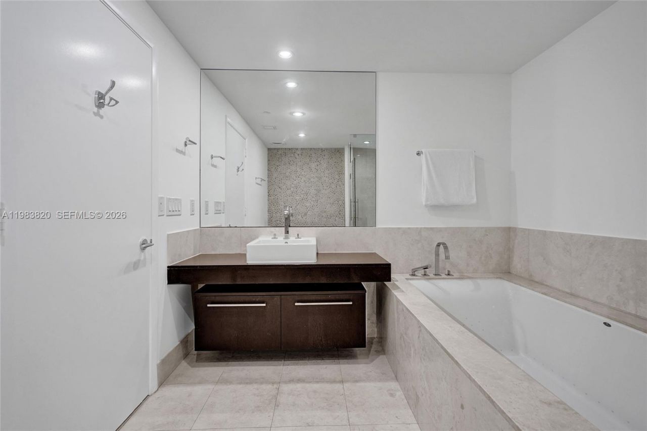 17121 Collins Ave, Unit 2003, Sunny Isles Beach, FL 33160 Photo