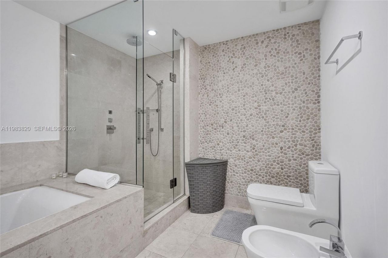 17121 Collins Ave, Unit 2003, Sunny Isles Beach, FL 33160 Photo