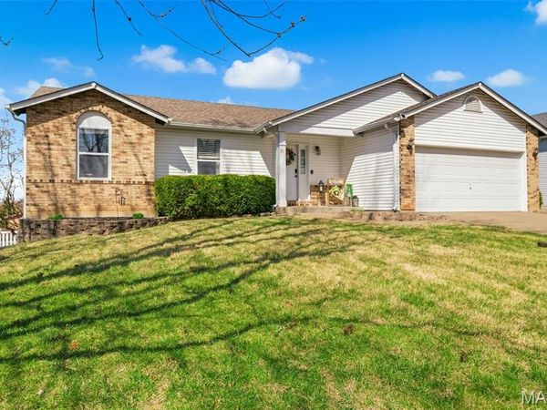 31 Asherton Drive , St Peters, MO 63376