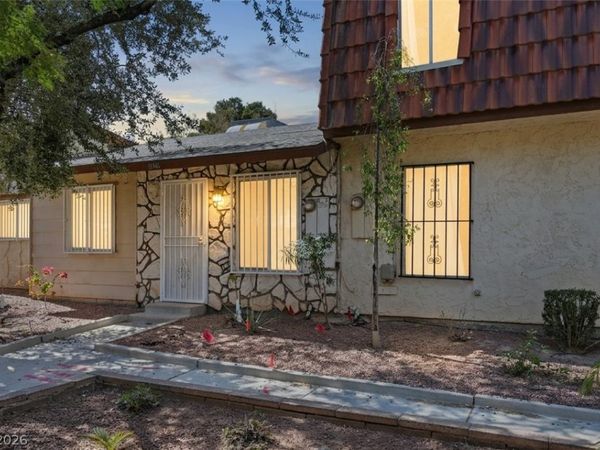 3936 Voxna Street , Las Vegas, NV 89119