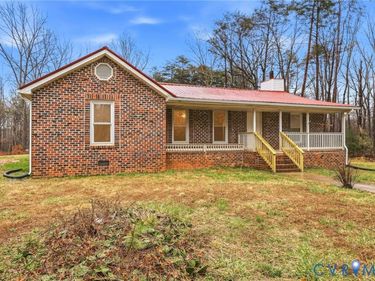 303 Dry Bridge Road, Farmville, VA 23901