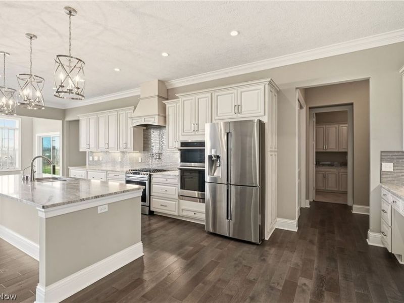 637 Lyonswood Drive, Hinckley, OH 44233 Photo 12