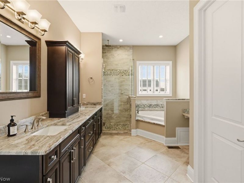 637 Lyonswood Drive, Hinckley, OH 44233 Photo 18