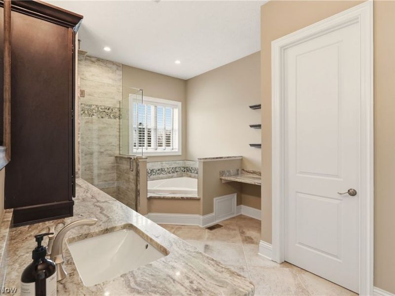 637 Lyonswood Drive, Hinckley, OH 44233 Photo 19