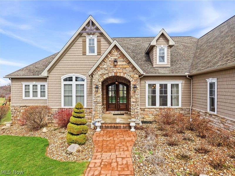 637 Lyonswood Drive, Hinckley, OH 44233 Photo 2