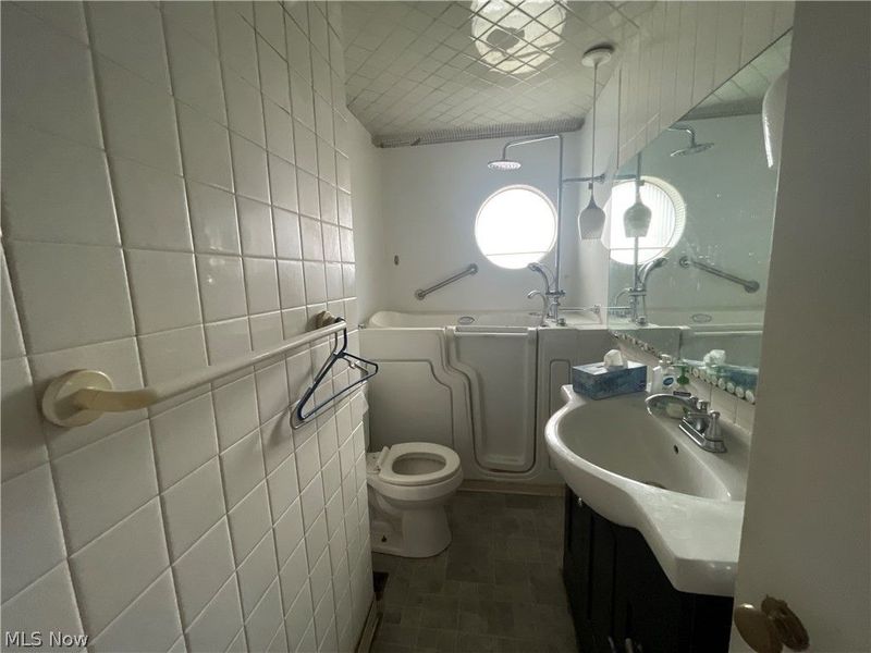 706 Vine Street, Tiltonsville, OH 43963 Photo 11