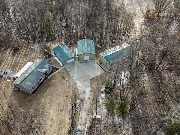 5717 Maple Ridge Road, Sterling, MI 48659